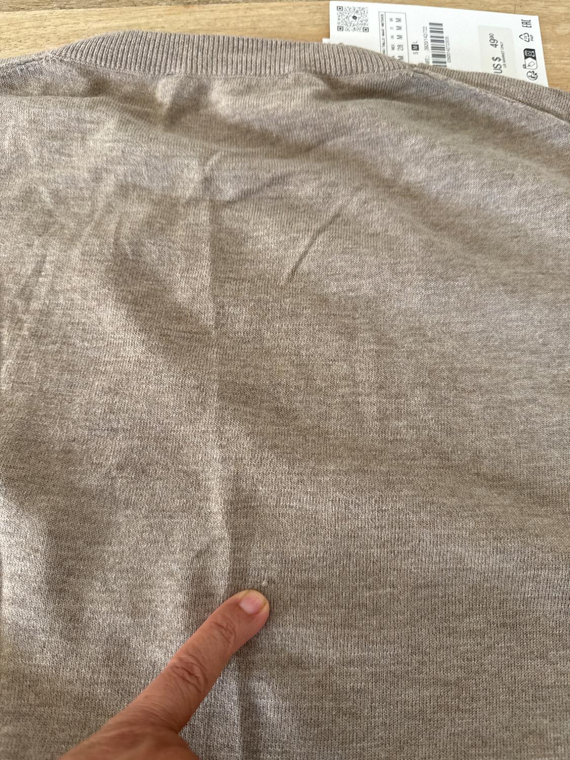 KNIT SWEATER WITH BUTTONS ON THE HEM - Image 4
