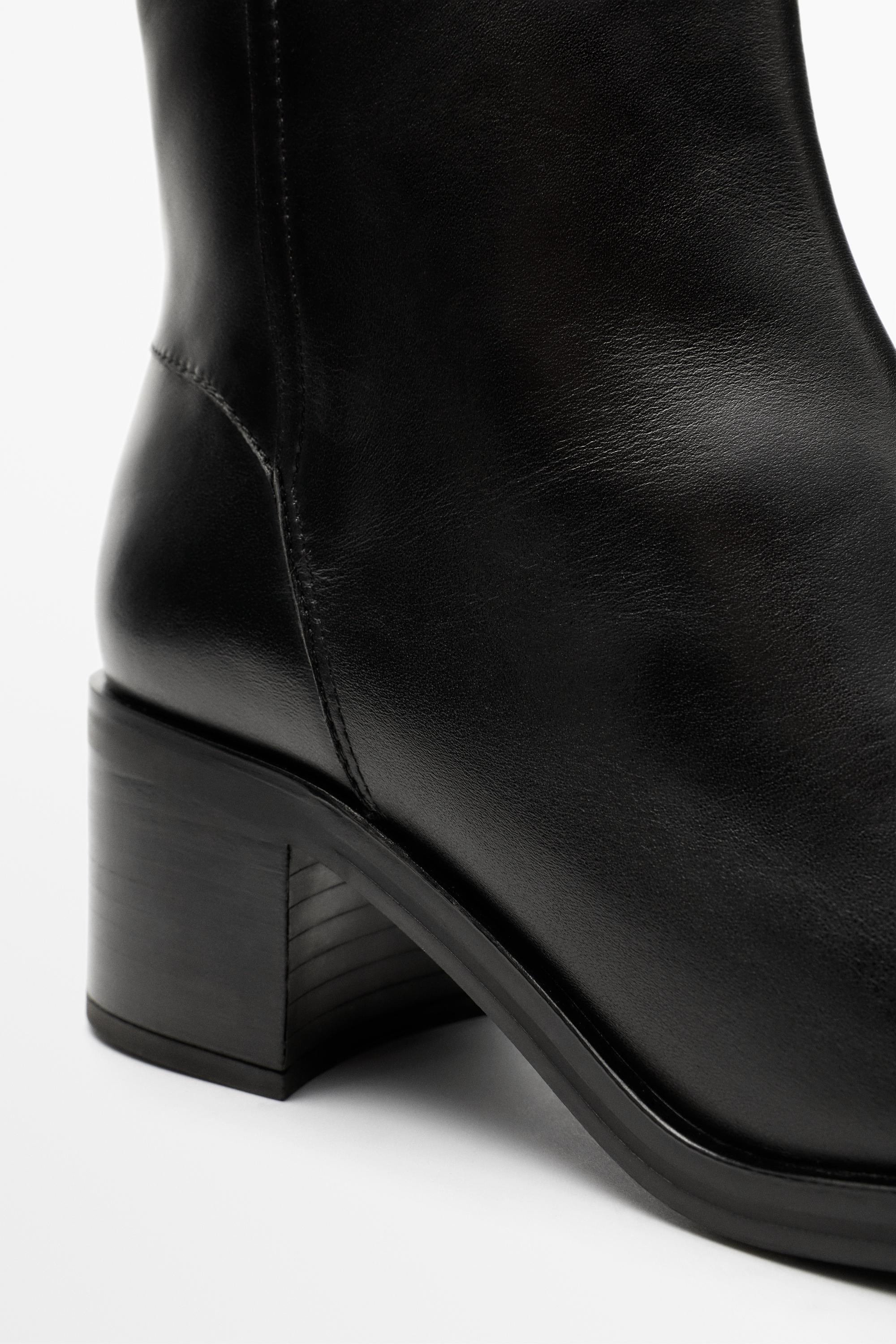 Bottine à talon carré en cuir