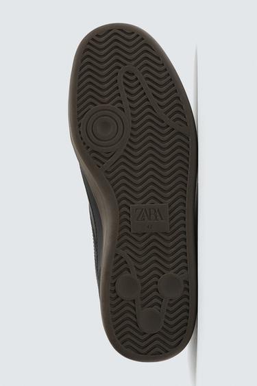 BASKETS À SEMELLE EN CONTRASTE - Noir de Zara - Image 6