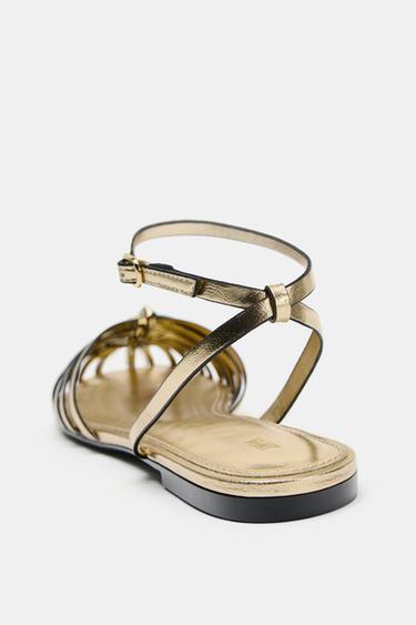 SANDALES PLATES EFFET MÉTALLISÉ - Or de Zara - Image 4