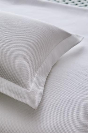 Zara COTTON PIQUÉ THROW PILLOW COVER - White