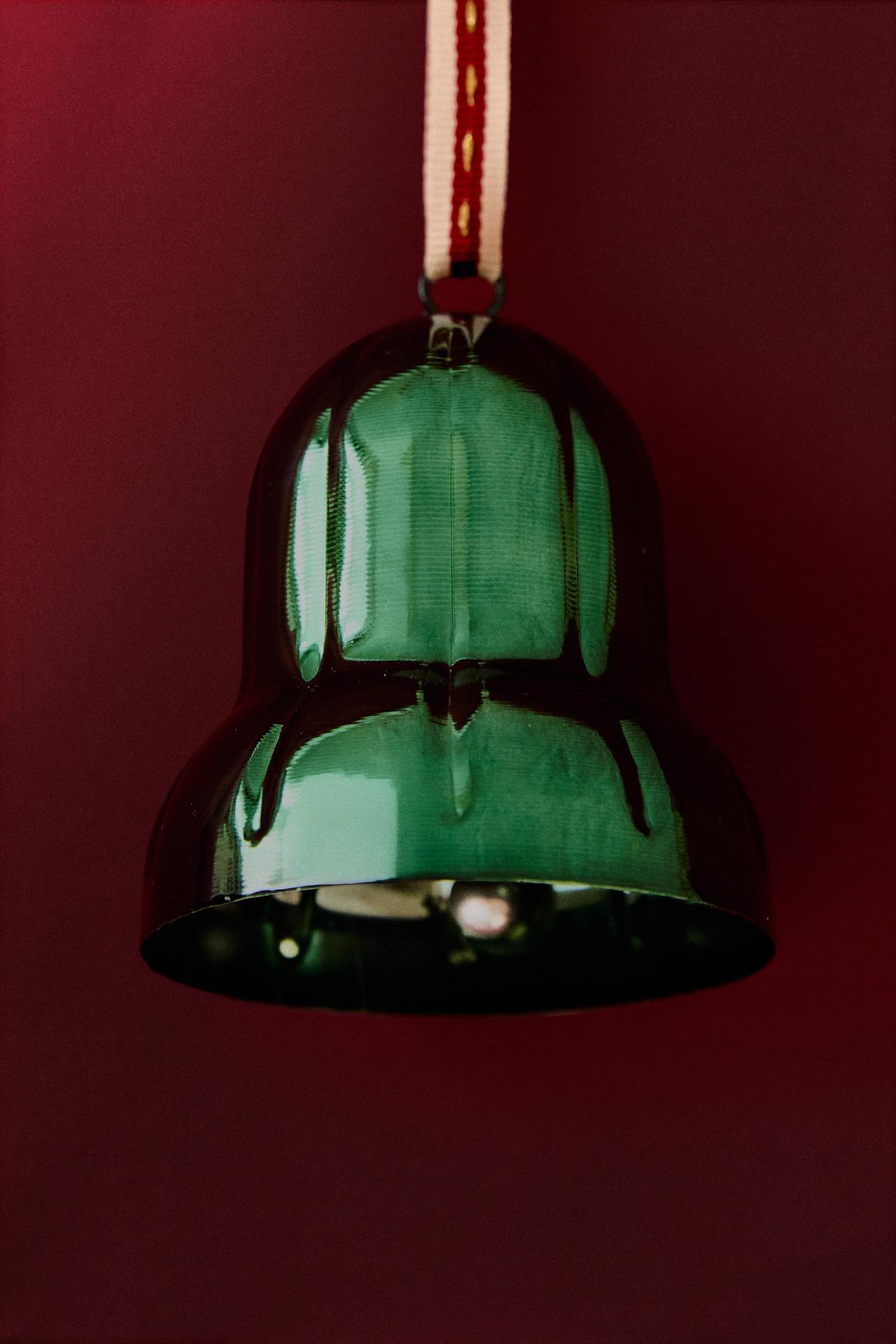GREEN BELL CHRISTMAS TREE DECORATION — Green