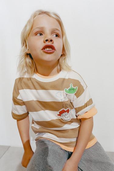 CAMISETA RAYAS PARCHES TOY STORY © DISNEY PIXAR - Marrón claro de Zara