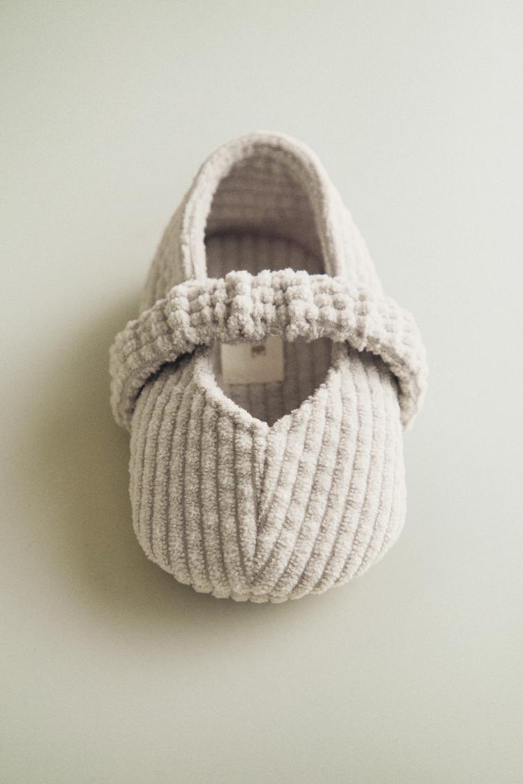TEXTURED BALLET BOOTIES — Light beige