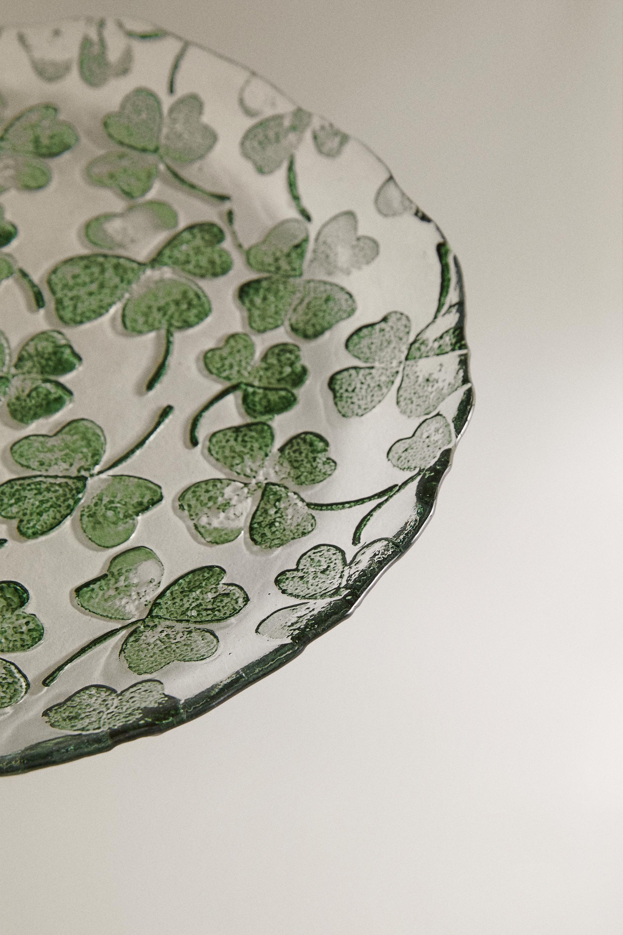CLOVER GLASS DESSERT PLATE