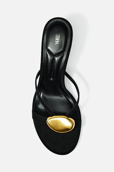 KITTEN HEEL SANDALS WITH METAL APPLIQUÉ - Black by Zara