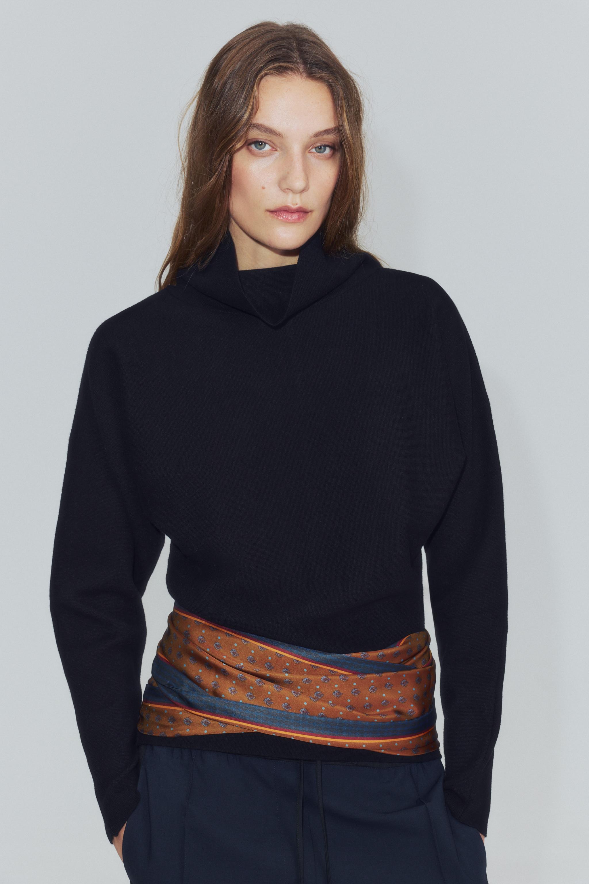 FOULARD SATINÉ IMPRIMÉ