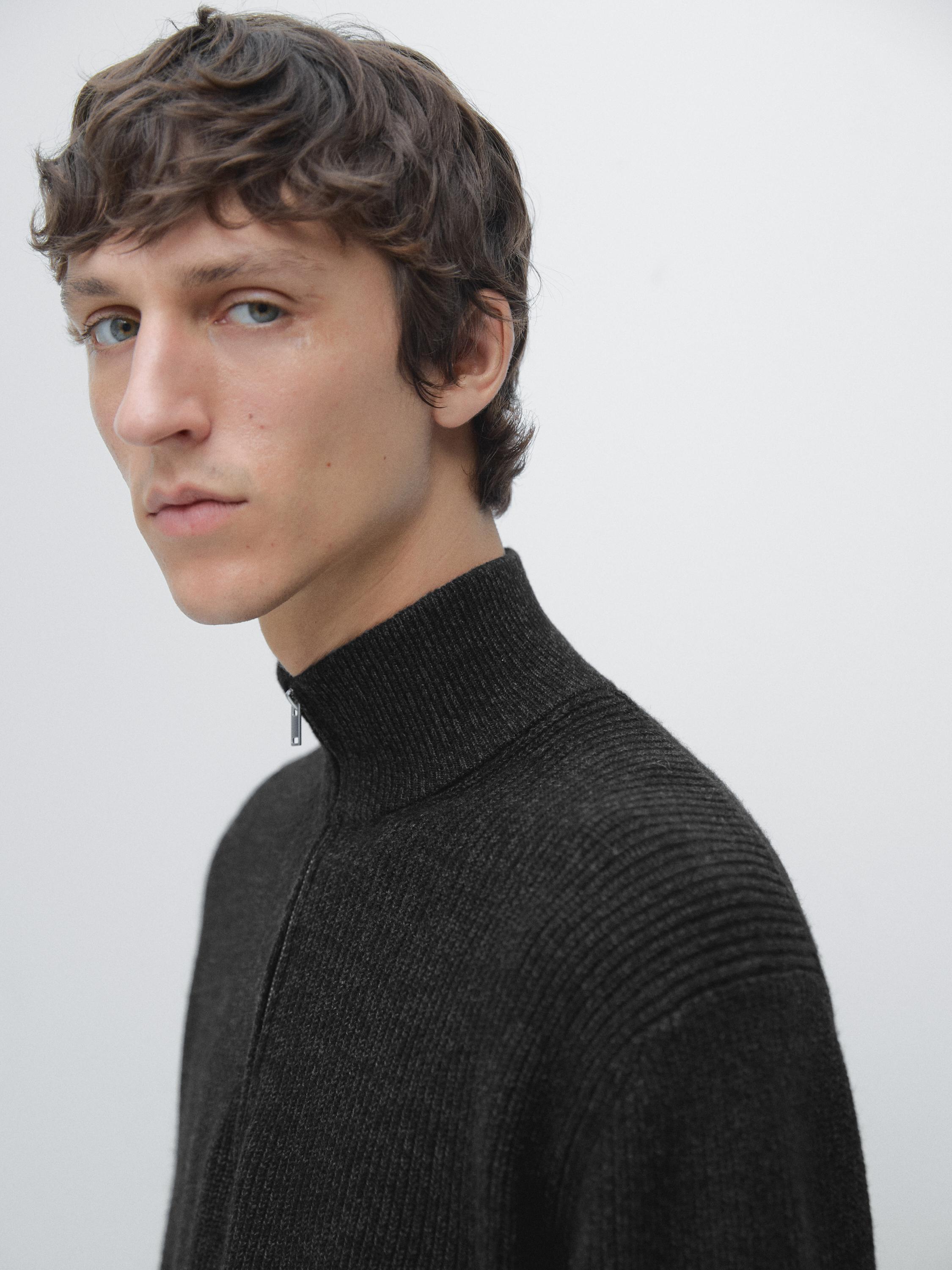 Mock neck knit sweater with zip