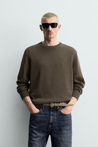 PULL REGULAR FIT EN COTON - Marron de Zara