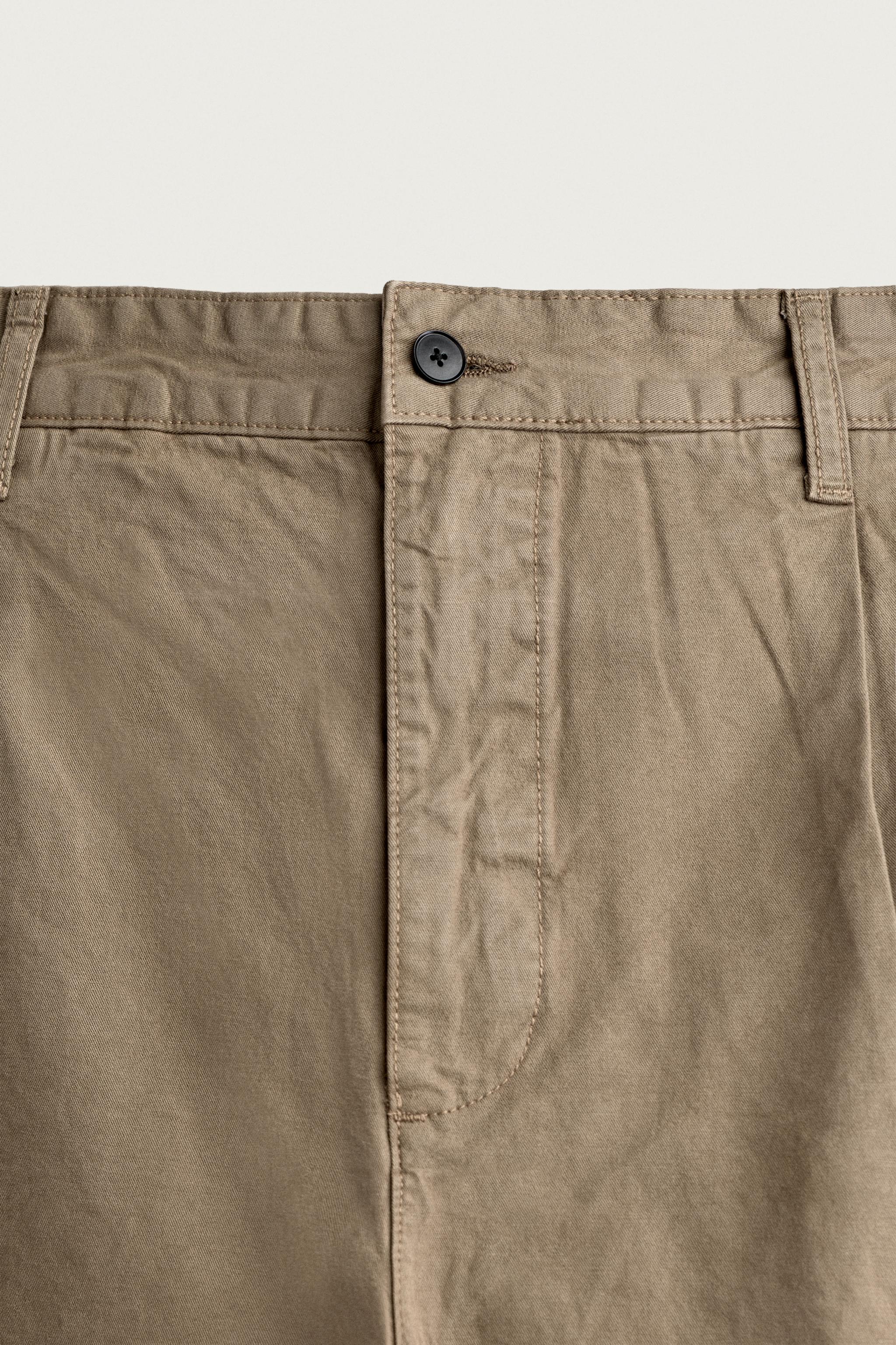PANTALON CHINO REGULAR FIT PLIEGUES