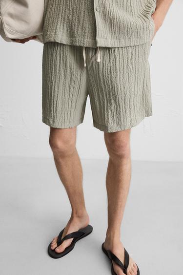 JACQUARD CRINKLE-EFFECT BERMUDA SHORTS - Light green by Zara - Image 4