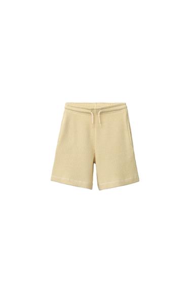 BERMUDA FELPA WAFFLE - Mantequilla de Zara