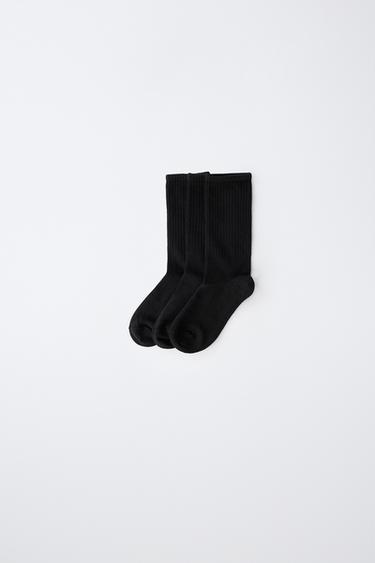 PACK TRES CALCETINES LARGOS LISOS - Negro de Zara