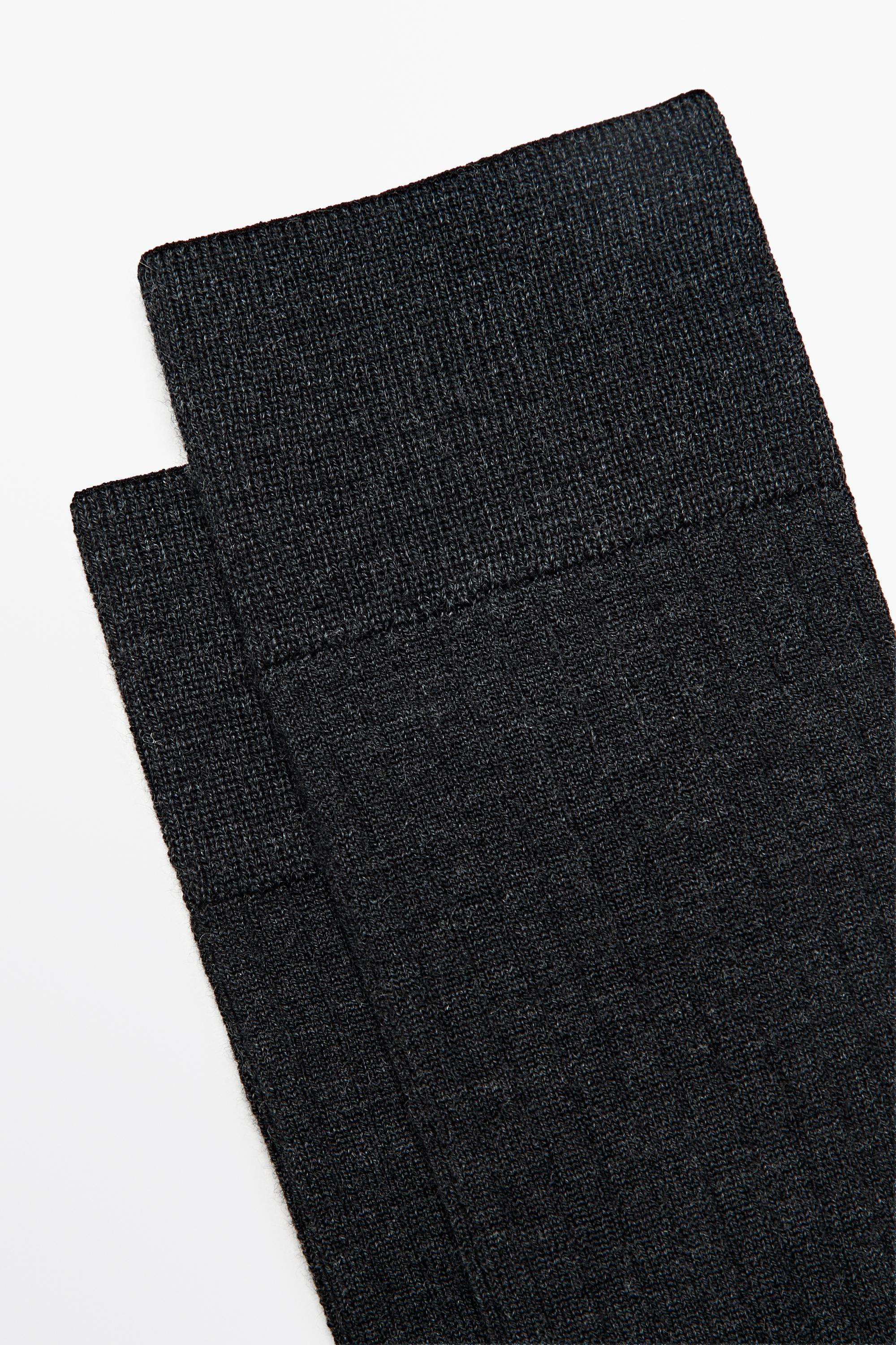 Ribbed dress socks