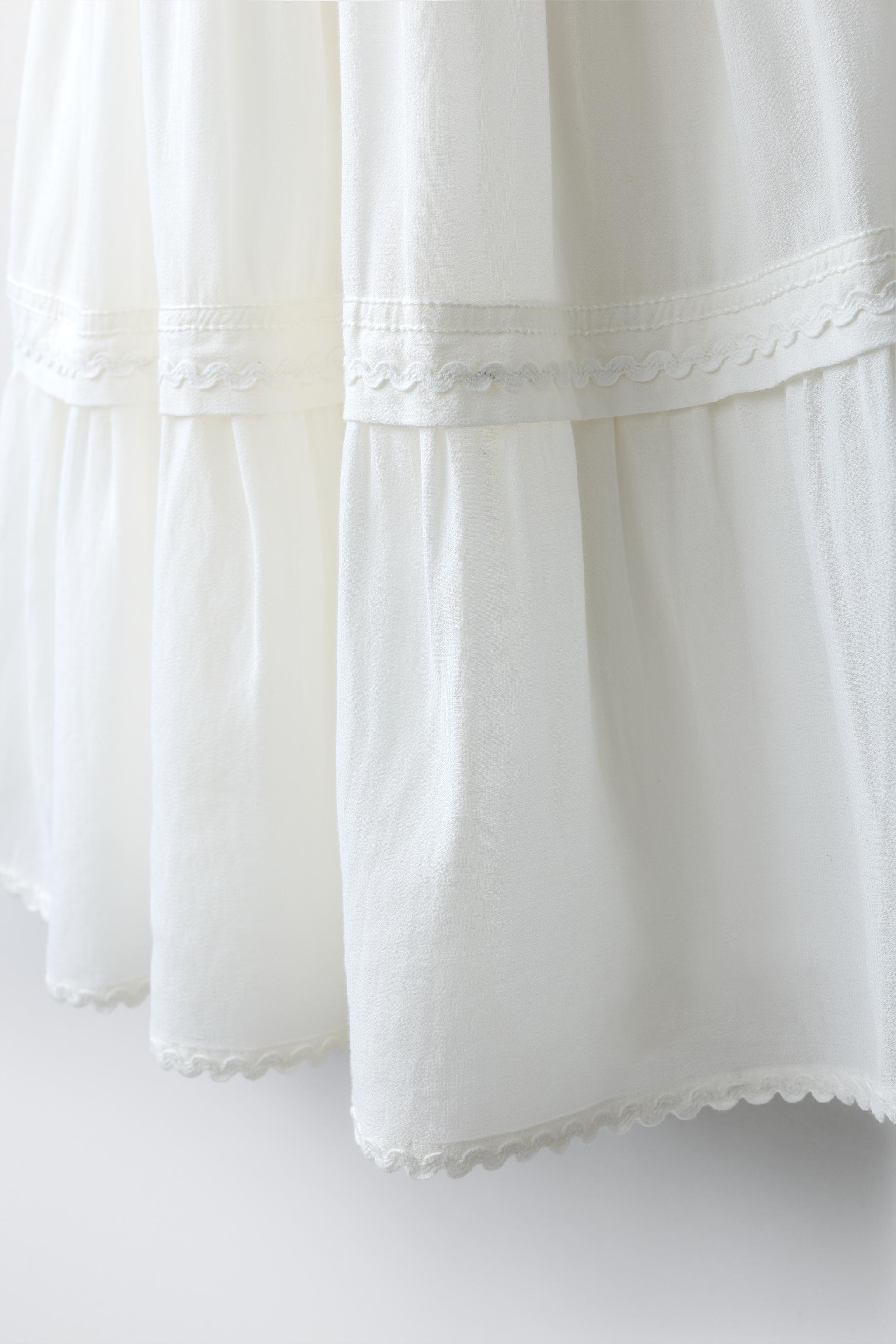 ROBE BRODERIES ROMANTIQUE