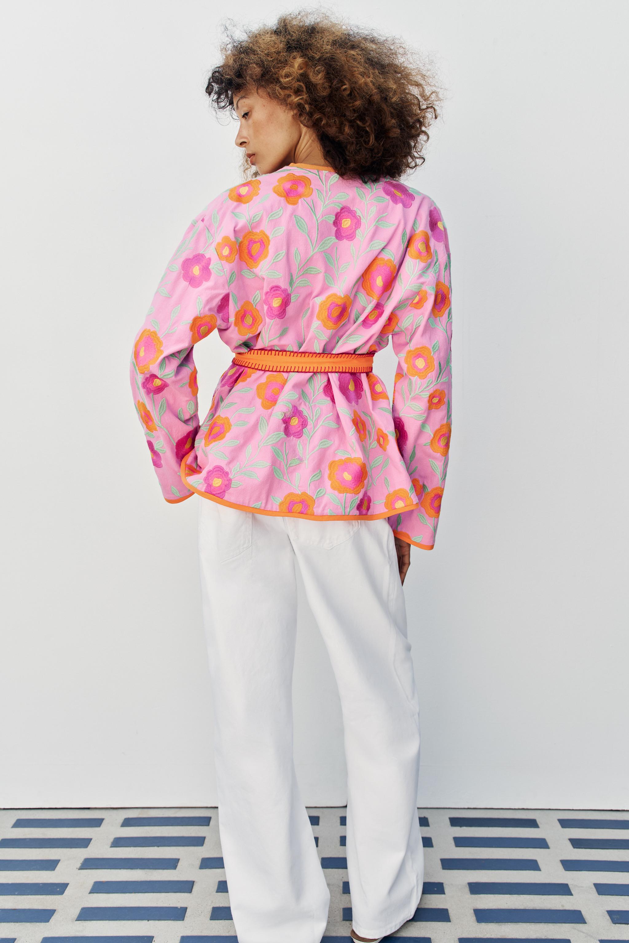 Женские топы Zara FLORAL EMBROIDERED BELTED KIMONO — фото 4