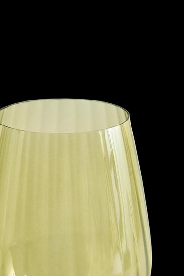 CRYSTALLINE WINE GLASS WITH RAISED DESIGN - Green by Zara