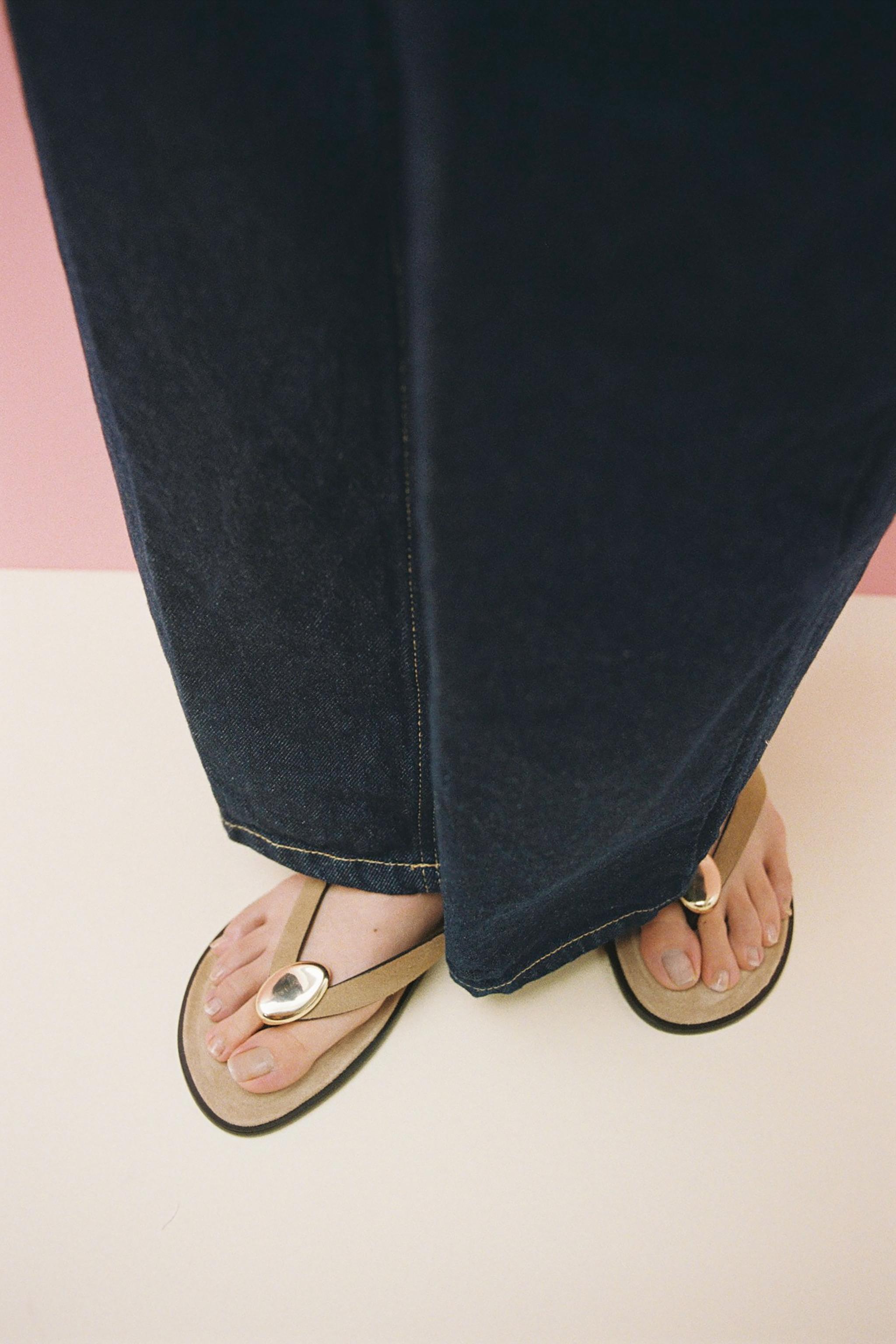 ★ZARA★メタルビジュー付きスプリットスエードフラットサンダル メタルビジュー付きスプリットスエードフラットサンダル