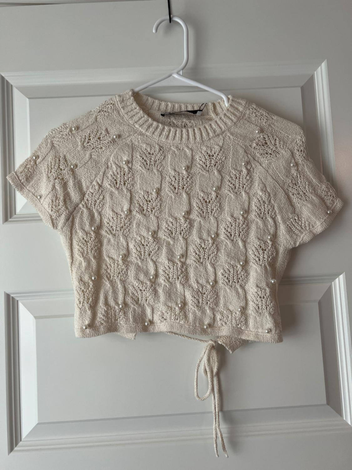 KNITWEAR TOP WITH FAUX PEARLS
