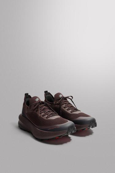 Zara TRAIL RUNNING SNEAKERS - Burgundy Red