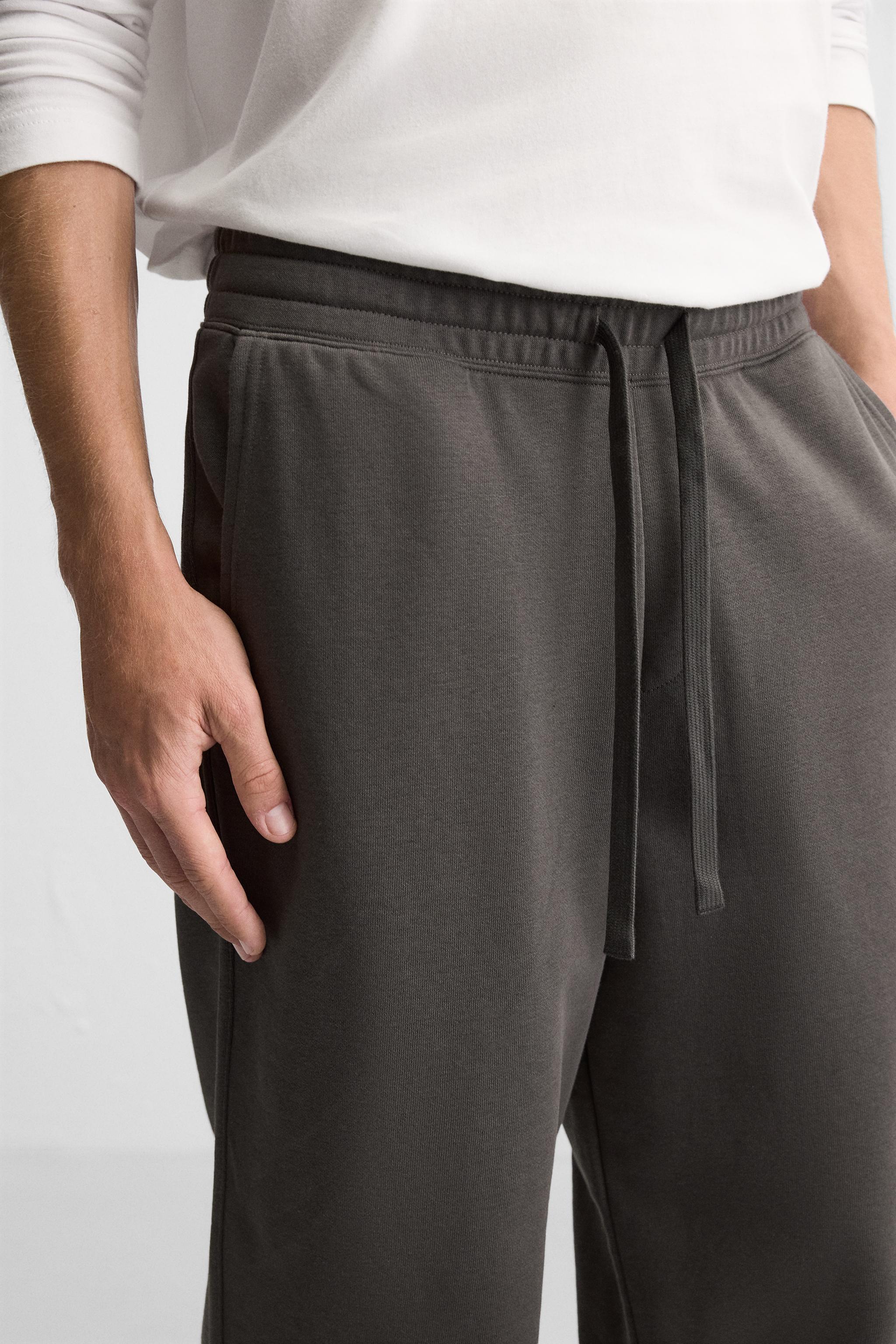【ZARA】SD BRMD 14 スエード バミューダパンツ 5479/919/610 ピンタック入りバミューダパンツ ZW COLLECTION - ストーン