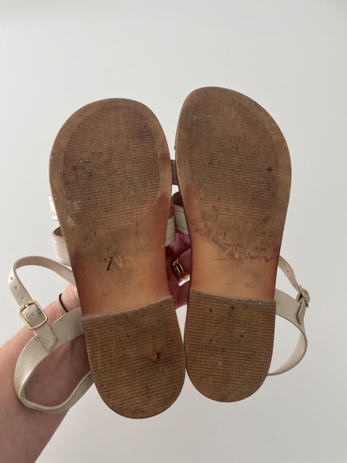 FLAT LEATHER CAGE SANDALS - Image 3