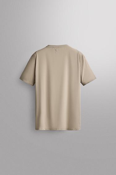 TEXTURED TECHNICAL T-SHIRT — Beige 2