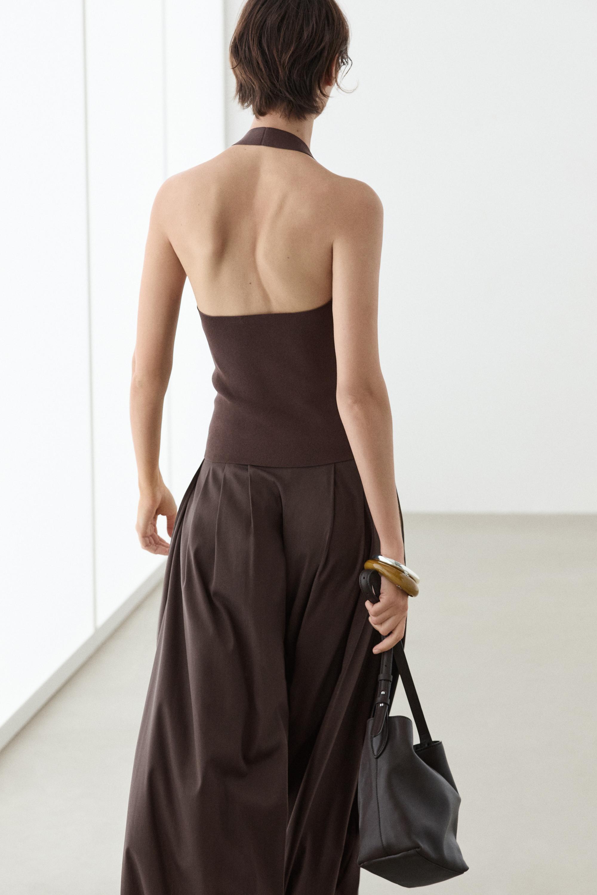 Fitted knit halter top