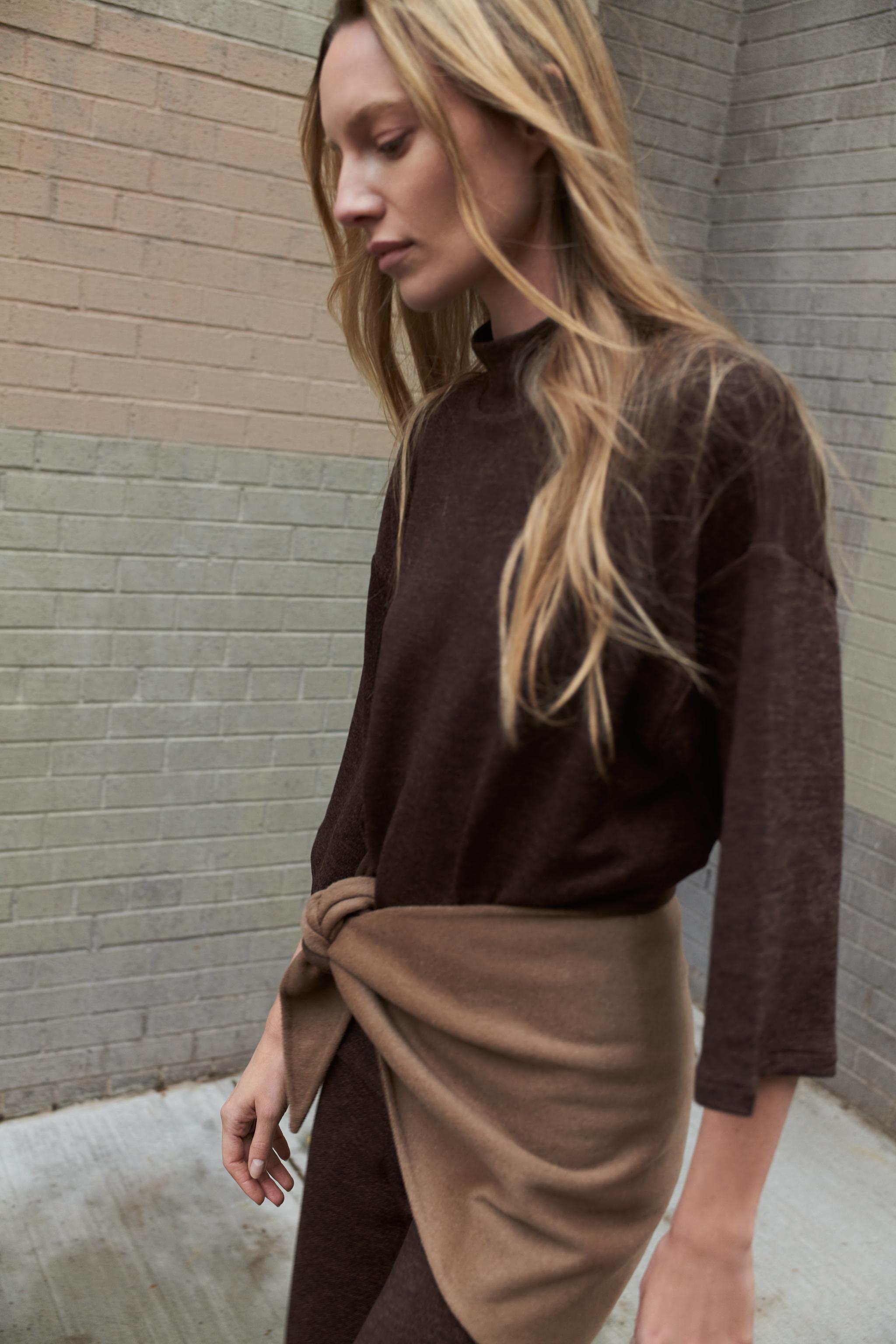 MOCK NECK PIQUÉ T-SHIRT