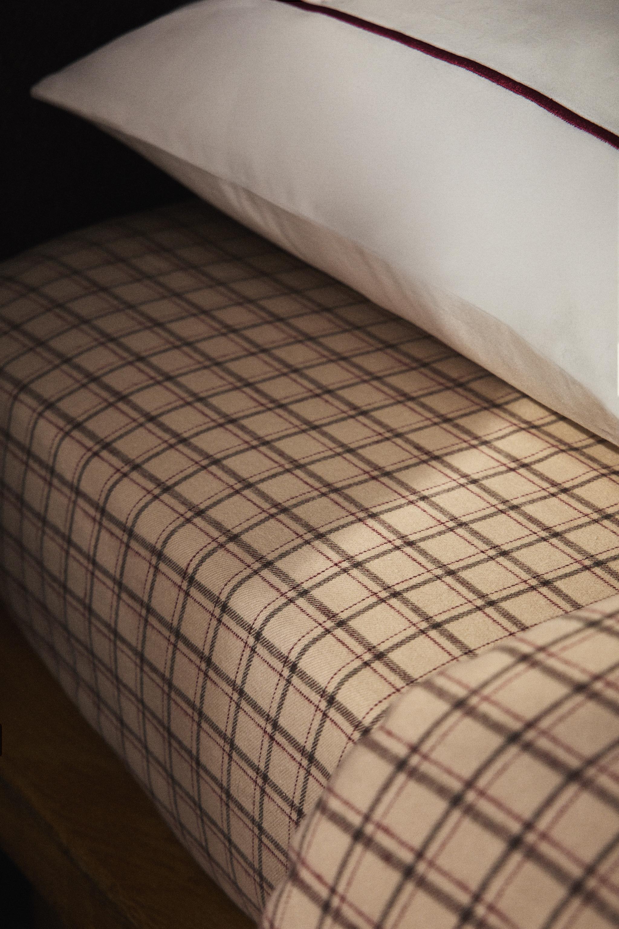 PLAID FLANNEL FITTED SHEET