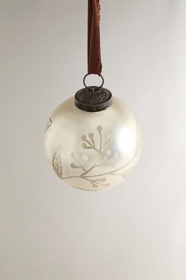 MATTE LEAF BAUBLE CHRISTMAS TREE DECORATION - Silver by Zara - Image 1