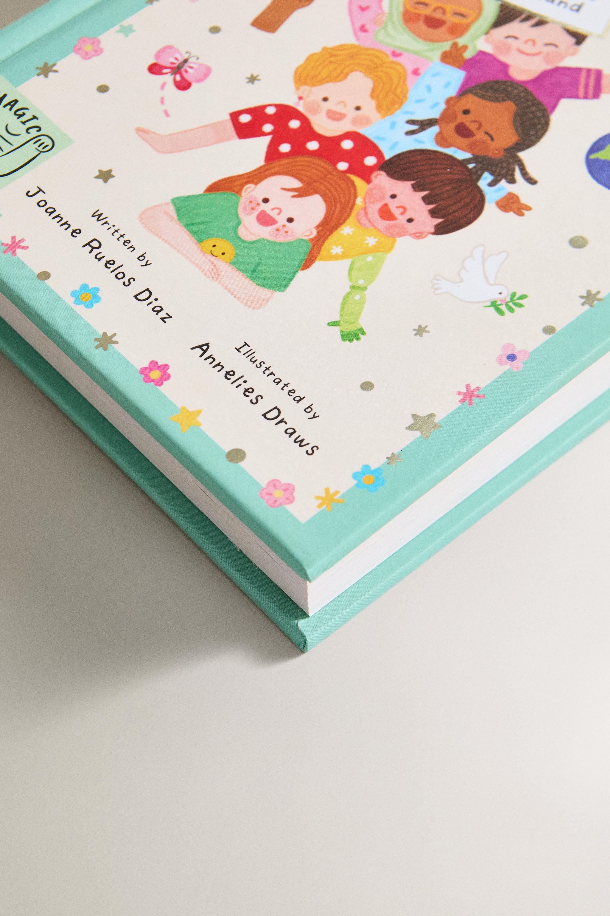 KIDS’ BOOK “THE LITTLE BOOK OF WORDS THAT MATTER” (ENGLISH) — Multicolored