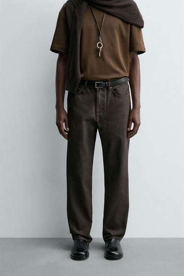 JEANS STRAIGHT FIT ACABADO ENCERADO - Chocolate de Zara