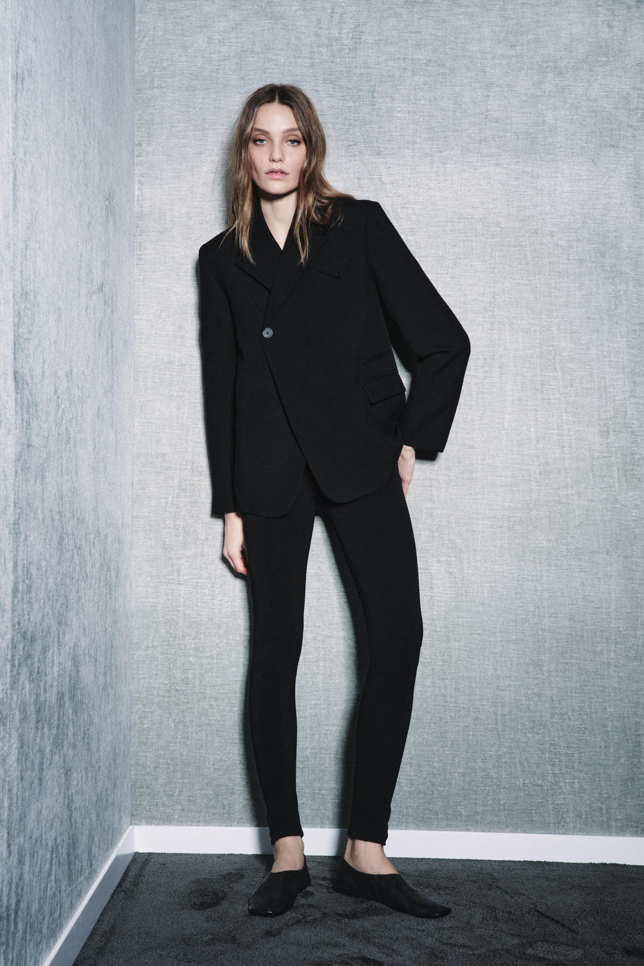 LIMITED EDITION FLAT LEATHER SHOES