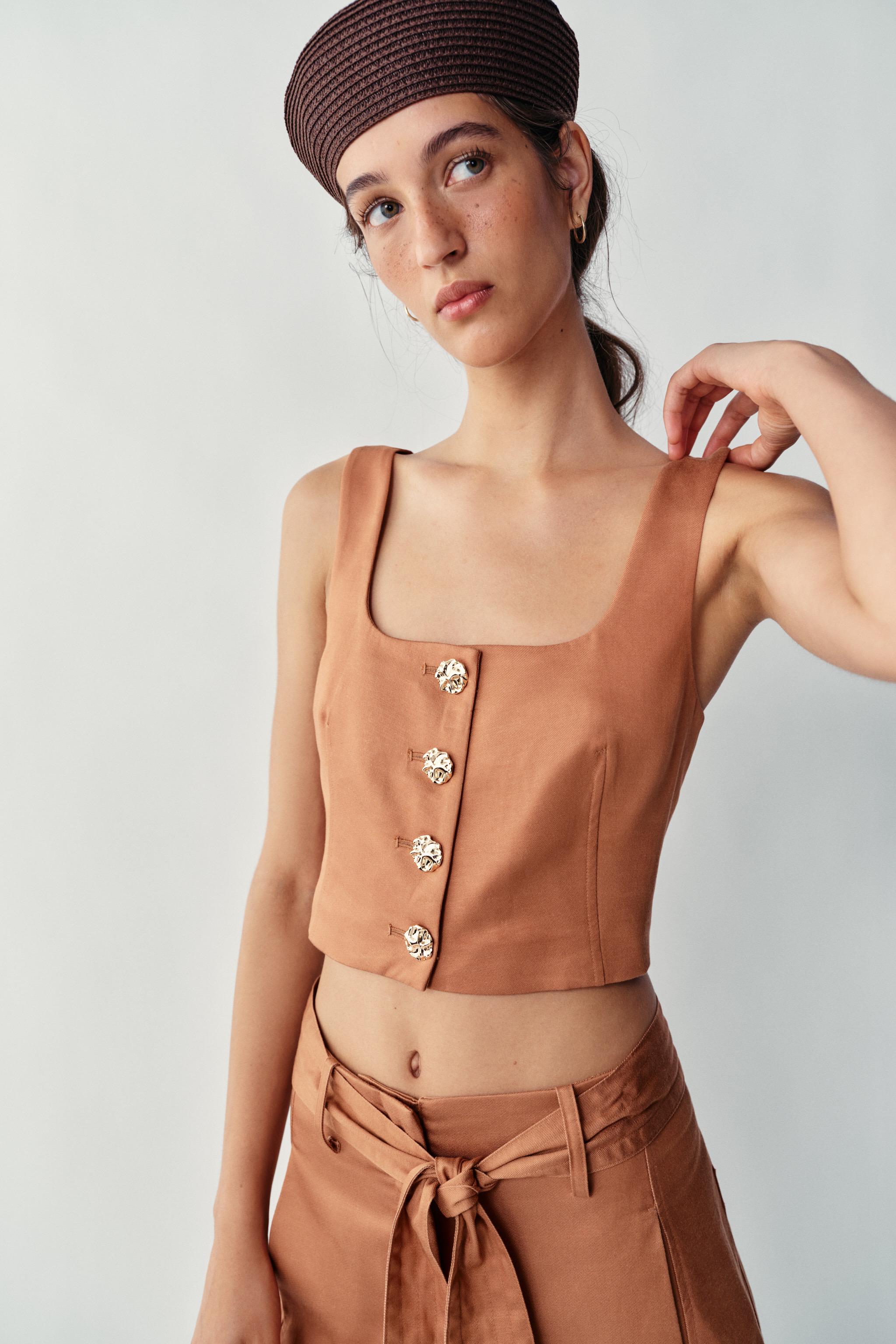 GOLD BUTTON CROPPED VEST