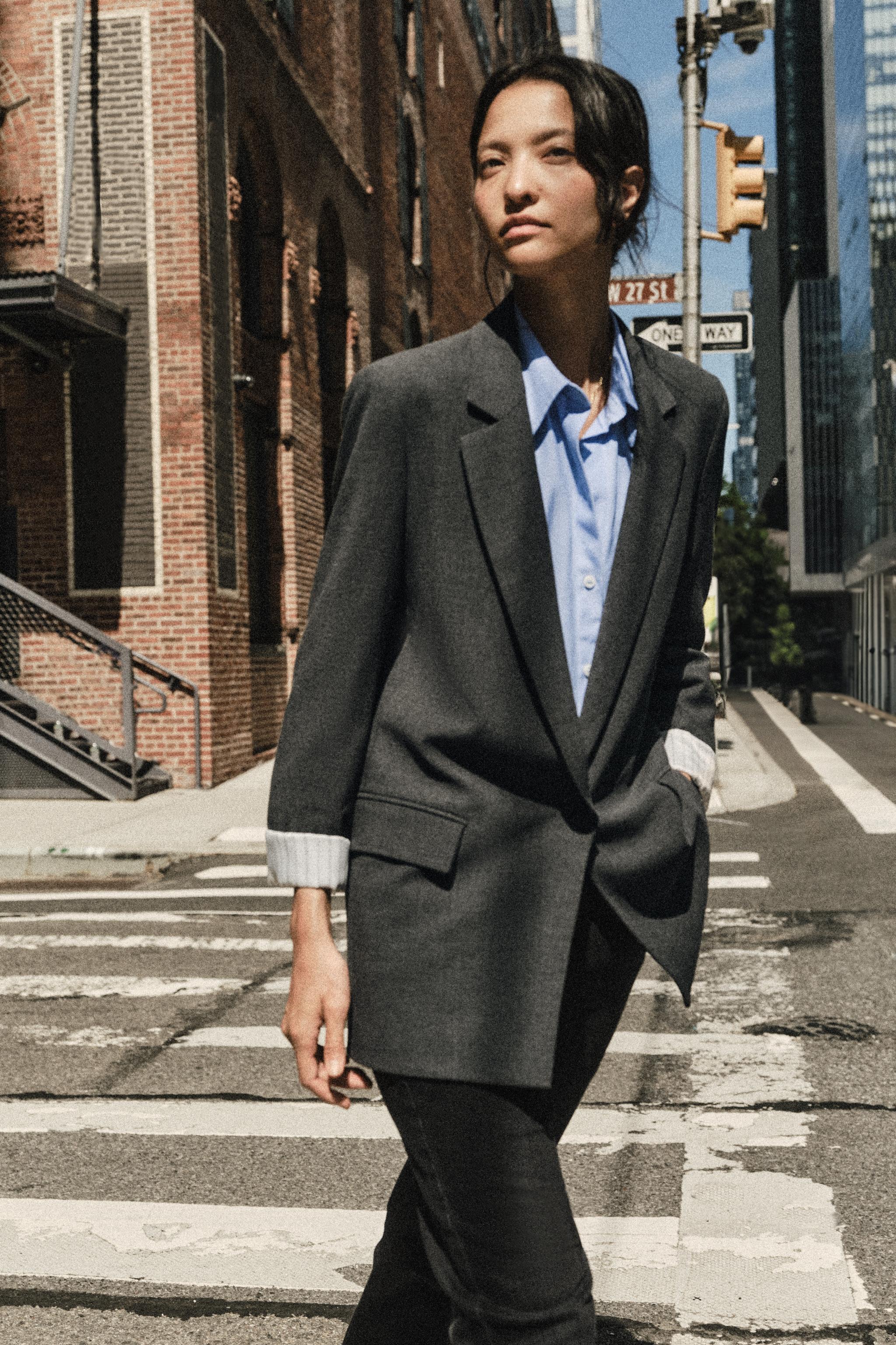 Zara VATKALI VE DESENLİ MANŞETLİ BLAZER görsel 5