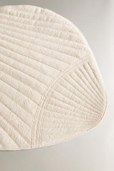 QUILTED FISH PLACEMAT - Light beige by Zara - Image 4