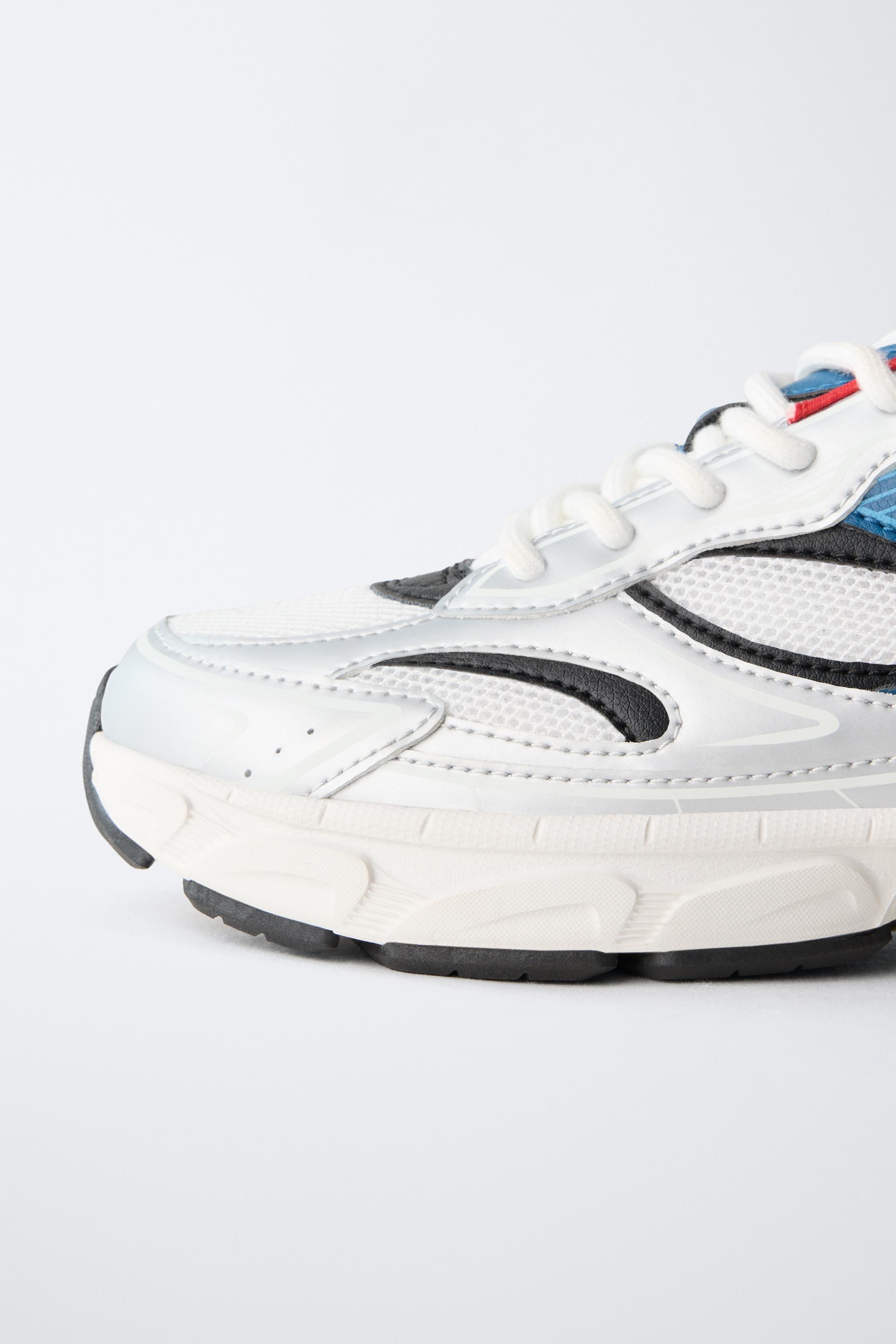 SPORTY MESH SNEAKERS