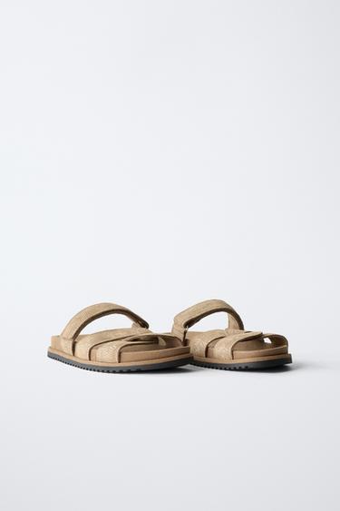 SANDALIA PEL BORDADOS - Marrón de Zara