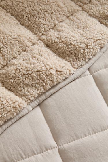 REVERSIBLE FAUX SHEARLING QUILT - Light grey by Zara