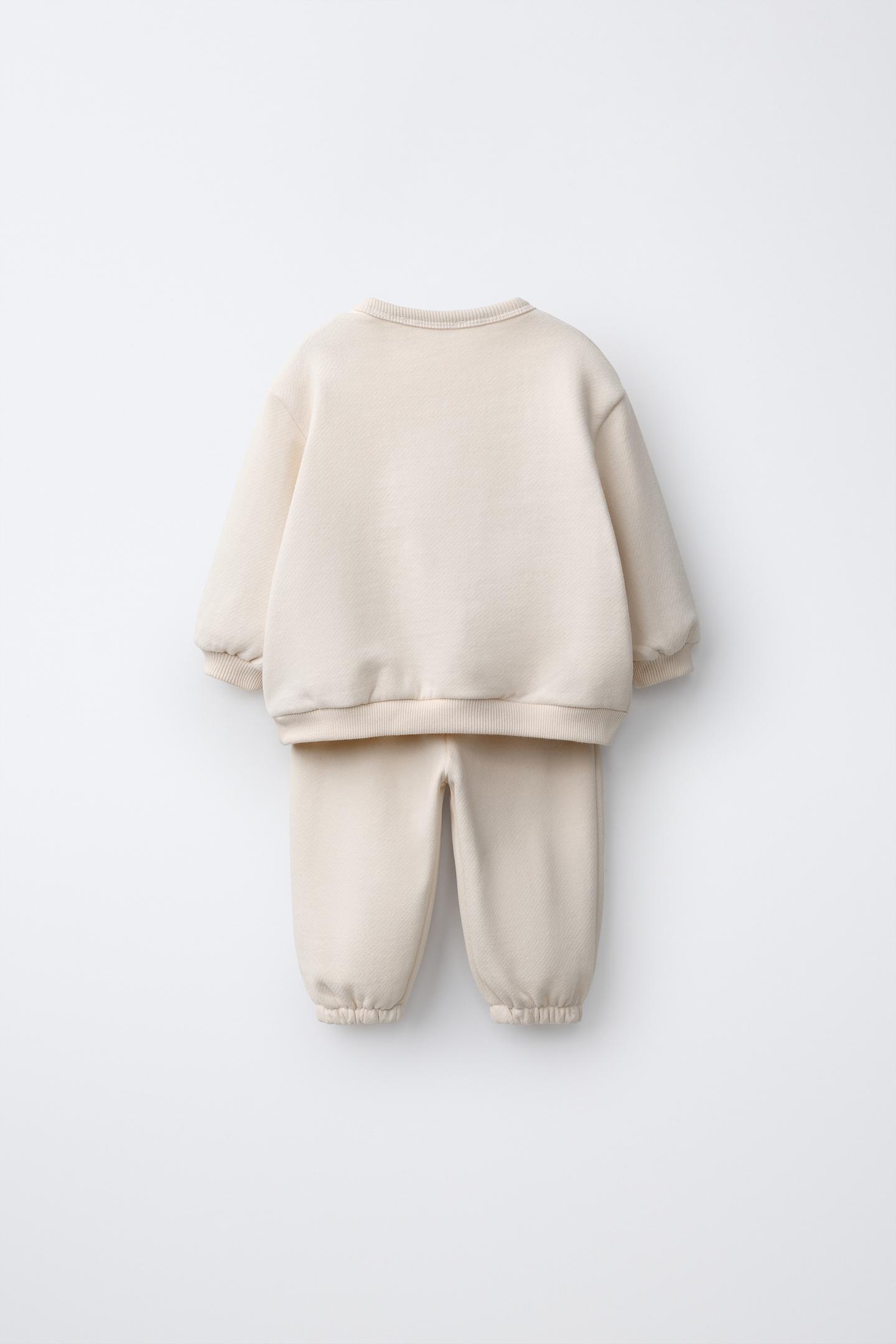 Детский комплект Zara Terry Patch Sweatshirt and Jogger Pants Set, цвет: Экрю — фото 2