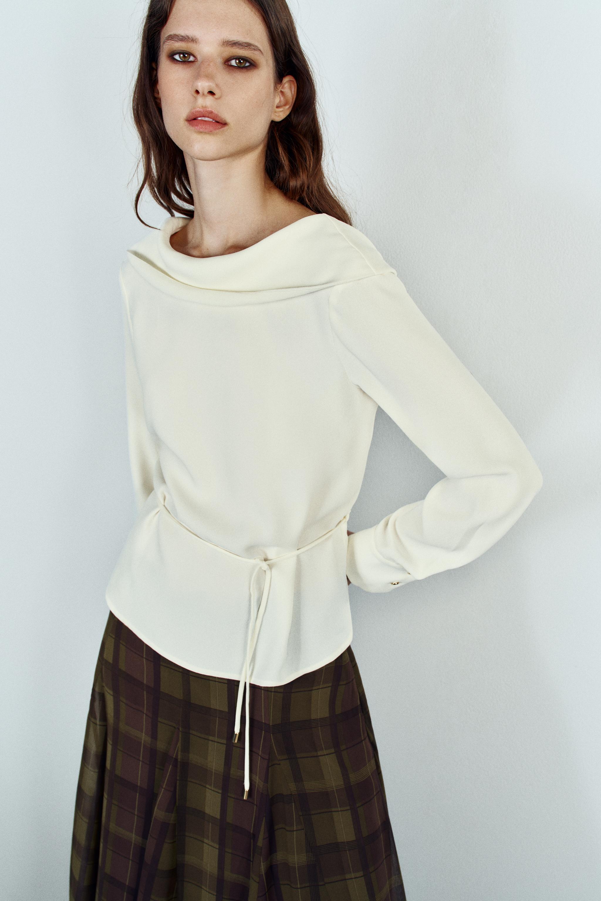 BOAT NECK BLOUSE