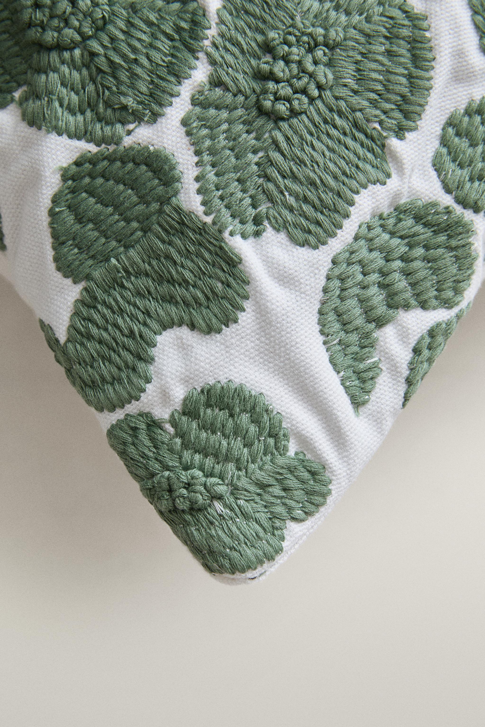 EMBROIDERED FLORAL THROW PILLOW COVER — Neon green