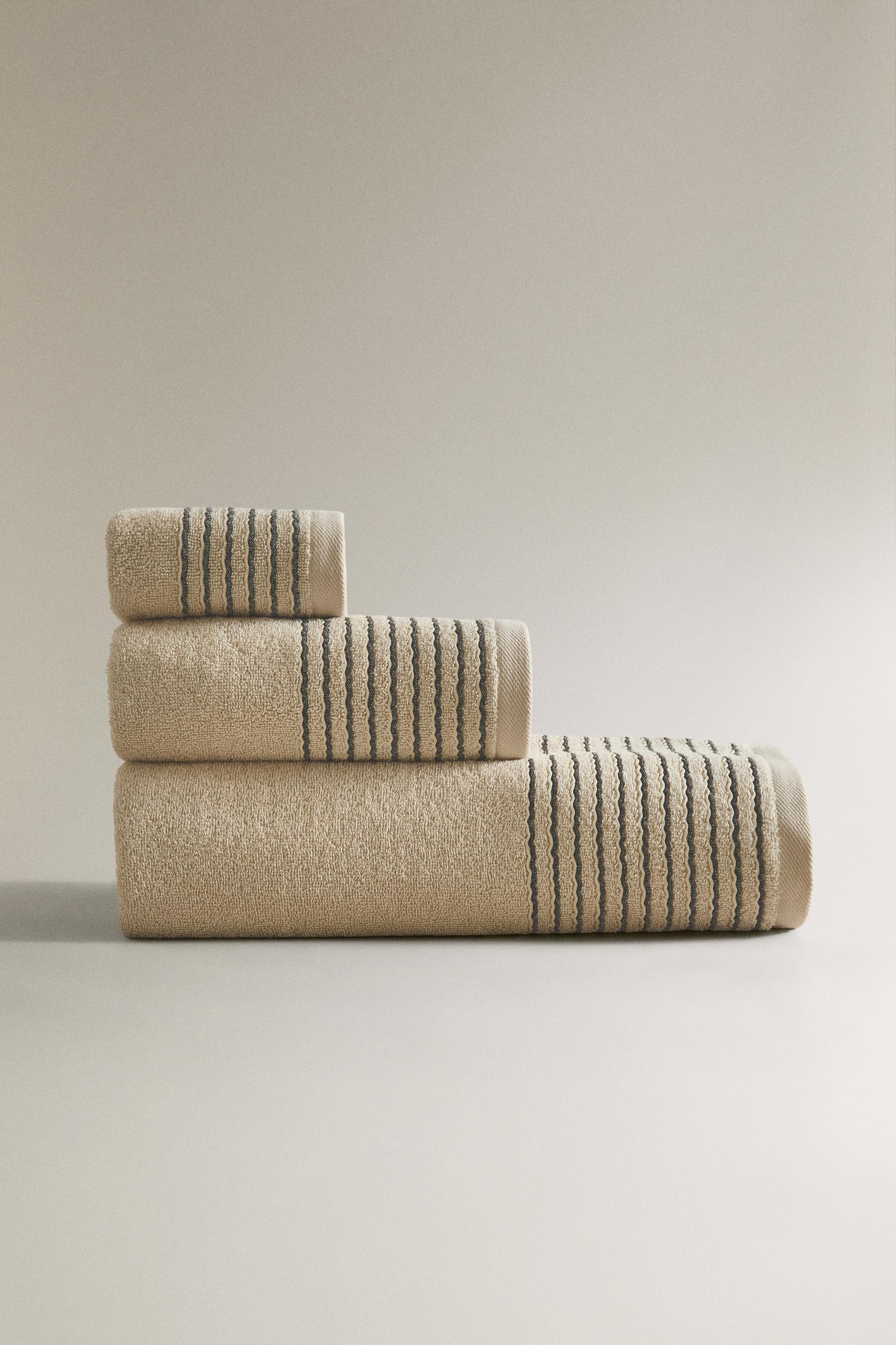BATH TOWEL WITH PLEATED BORDER - Sand | ZARA United States