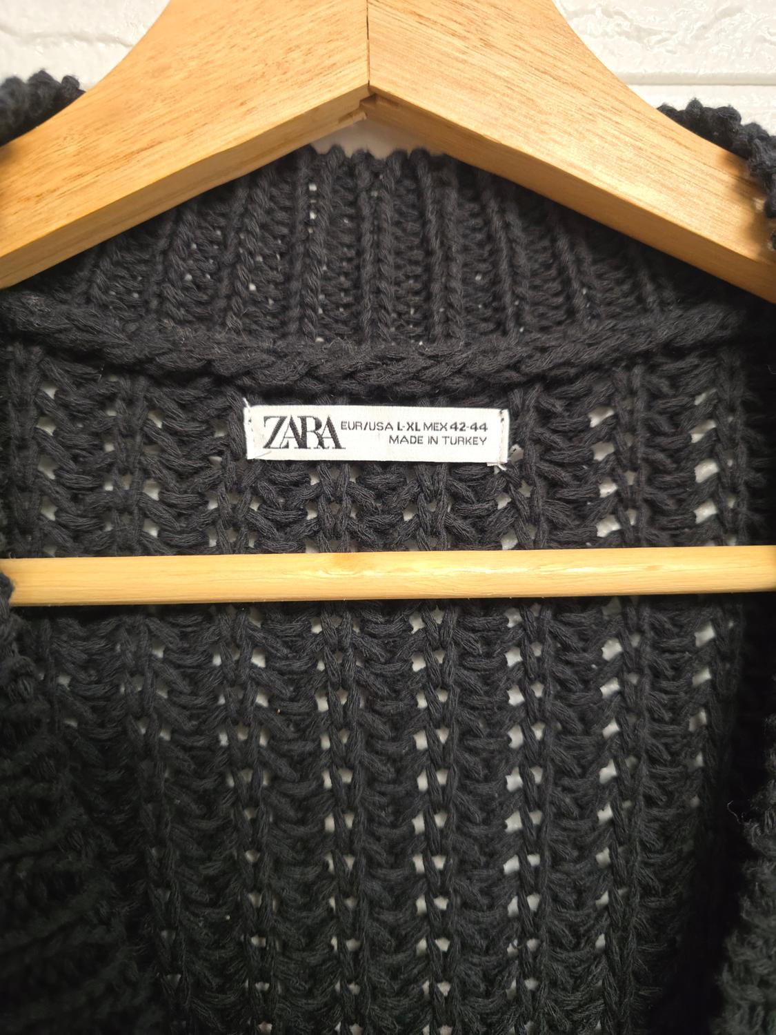 TEXTURED KNIT VEST - Image 3