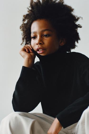 KNIT TURTLENECK JUMPER - Black by Zara