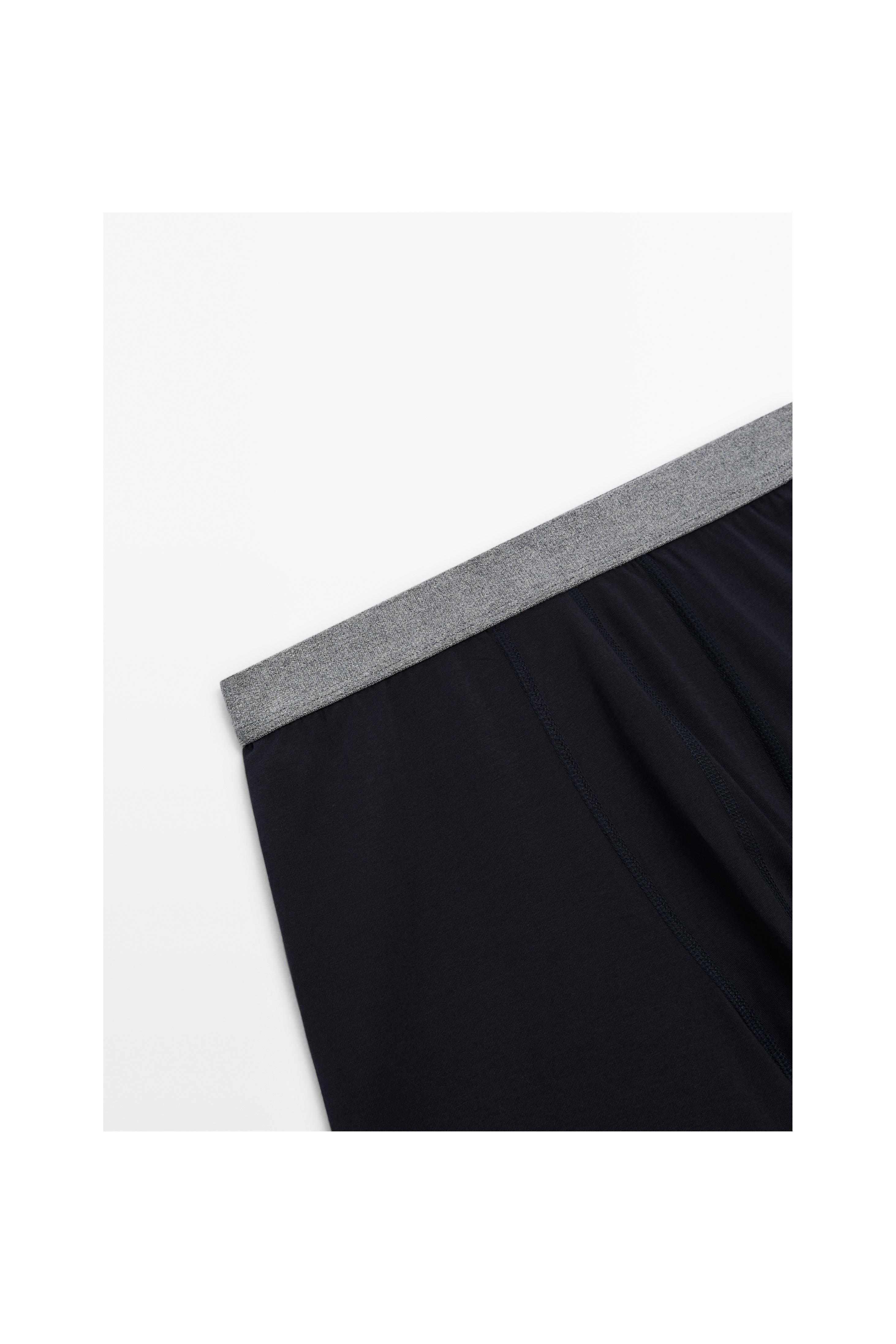 Boxers with a grey waistband