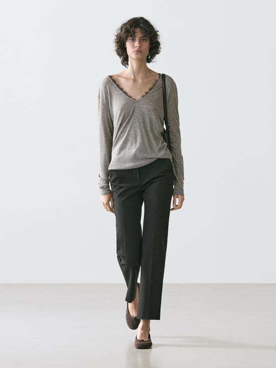 V-neck T-shirt with lace detail