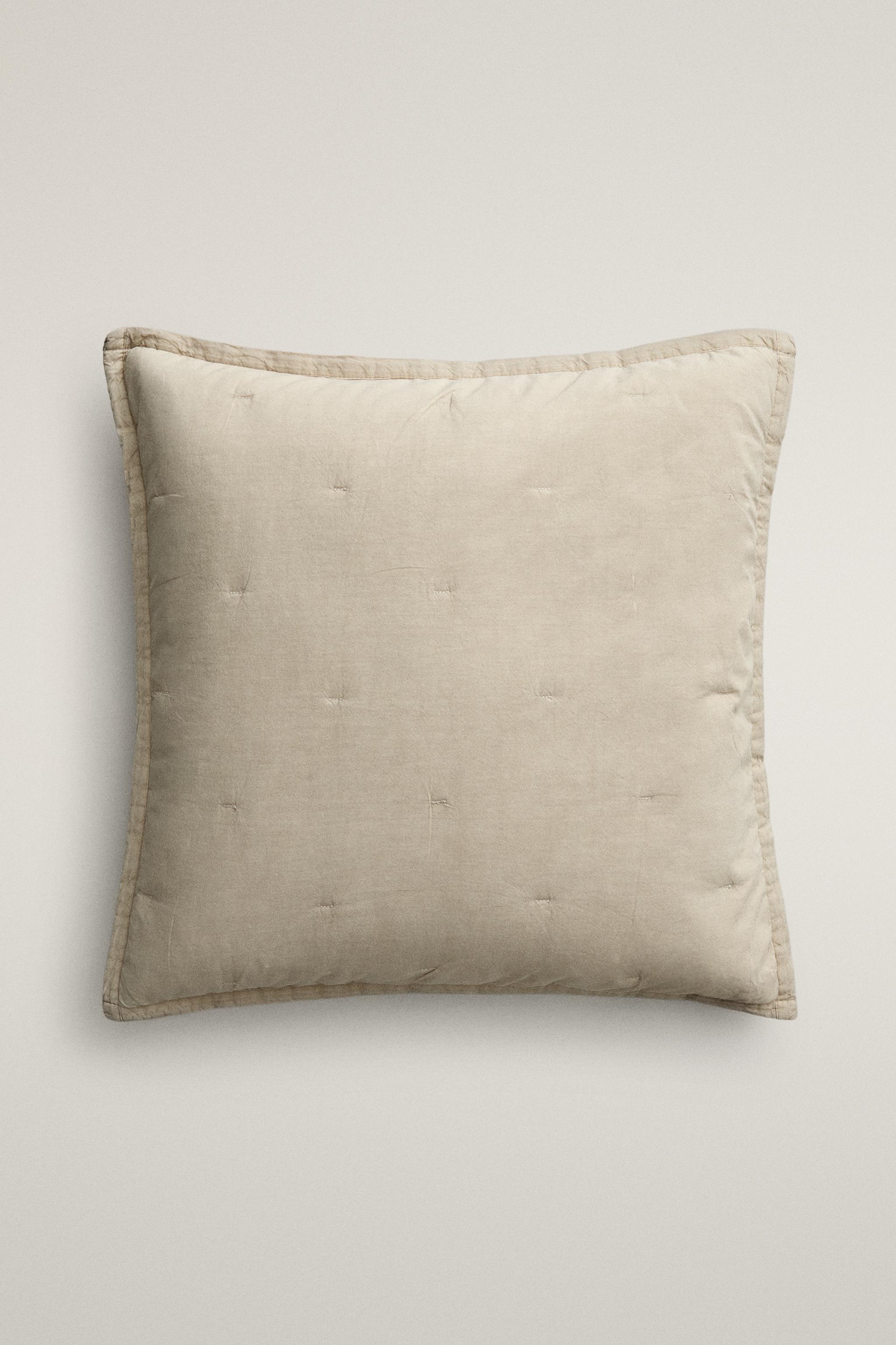 QUILTED PERCALE THROW PILLOW COVER WITH DOTS