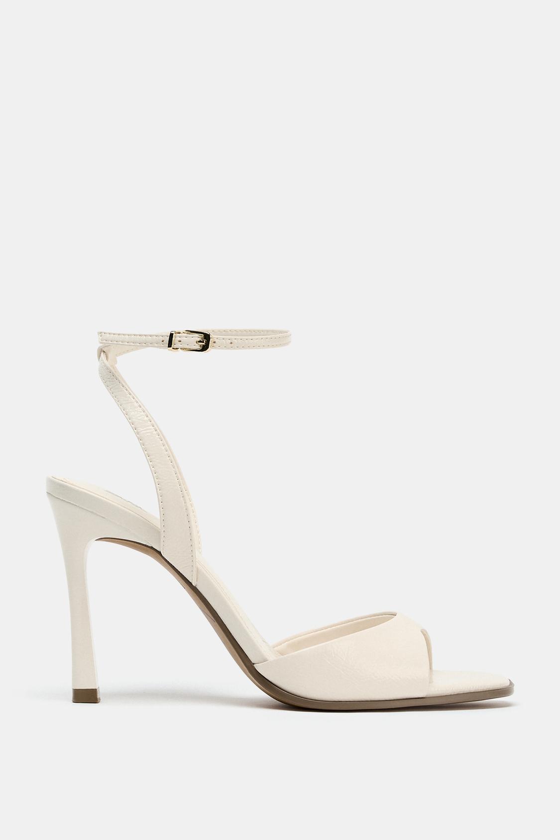 PATENT EFFECT HEELED SANDALS
